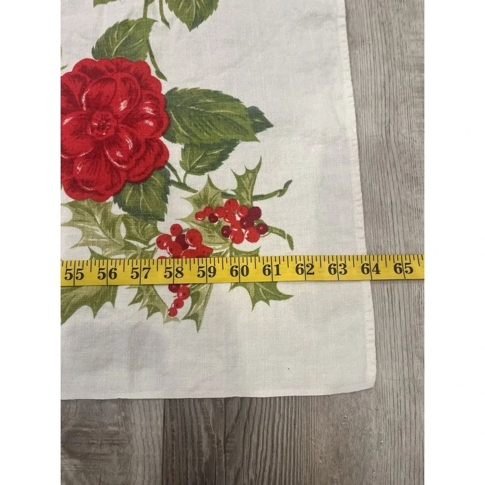 Vtg Holiday White Tablecloth‎ Red Floral Green Holly Berries Pattern Rectangular